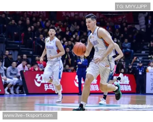 2017年深圳队与新疆队精彩对决重播回顾及赛季亮点分析