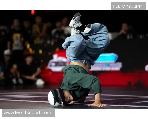 北京街舞队在世界街舞大赛中的速度表现精彩纷呈引发热议 北京街舞队在世界街舞大赛中的速度表现精彩纷呈引发热议